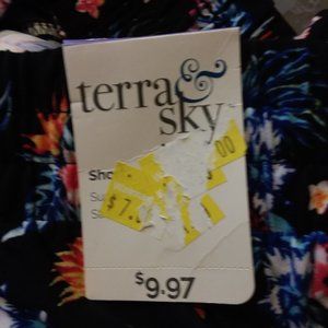 NEW WITH TAGS TERRA &SKY SOFT SHORT FLORAL PRINT SIZE 1X 16W-18W